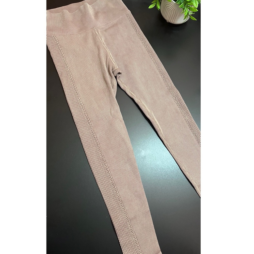BNWOT Aerie Offline Ribbed Compression Leggings Size Small